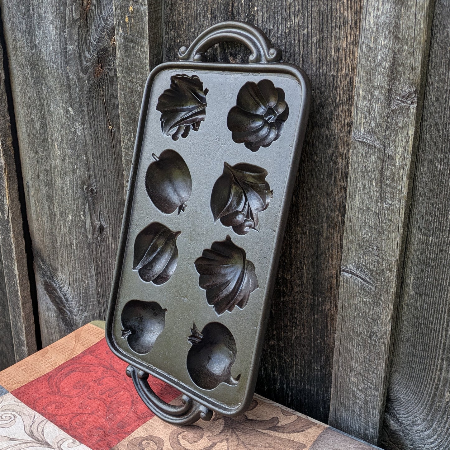 John Wright Fall Harvest Cast Iron Gem Pan