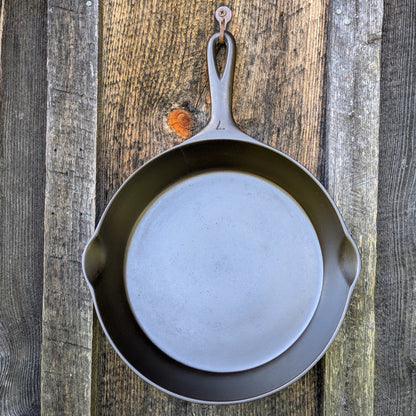 Vintage 1920's Wagner Ware Centered Logo 7 1057 B