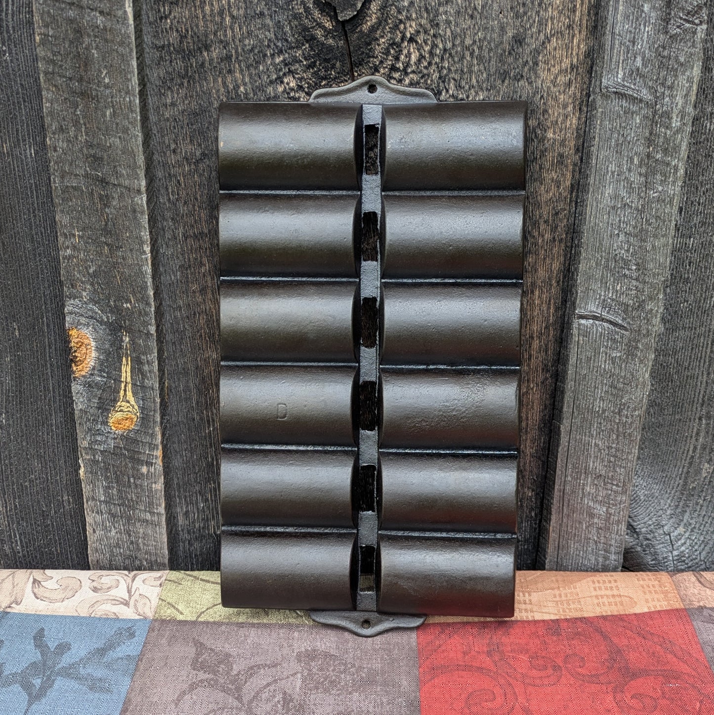 Wagner Ware Style D Cast Iron New England Roll Gem Pan