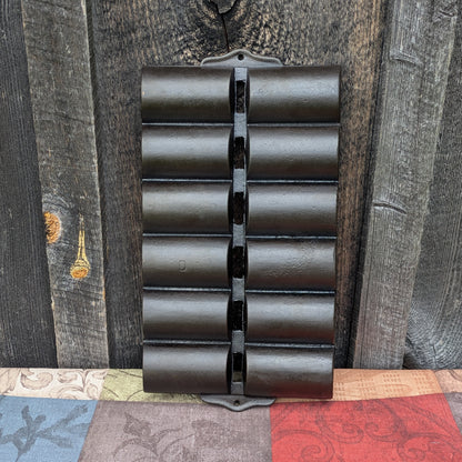 Wagner Ware Style D Cast Iron New England Roll Gem Pan