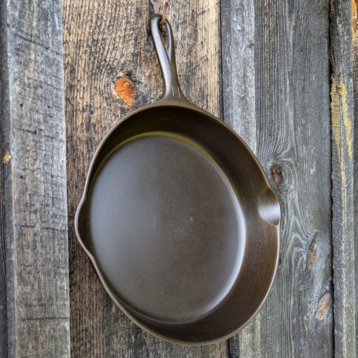 Vintage Griswold #8 Cast Iron Skillet with Early Handle 704 F