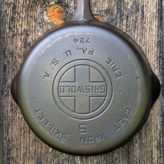 Griswold #5 Cast Iron Skillet with Large Block Logo and Smooth Bottom 724