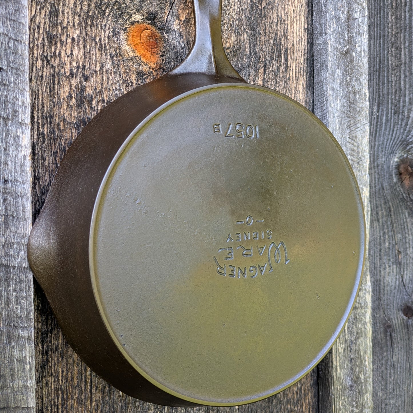 Vintage 1920's Wagner Ware Centered Logo 7 1057 B