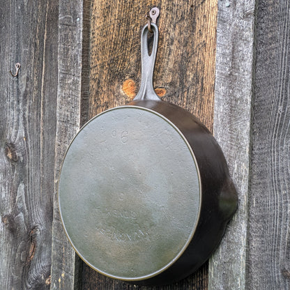 Antique Wagner Ware Arc/Straight Logo #9 Cast Iron Skillet