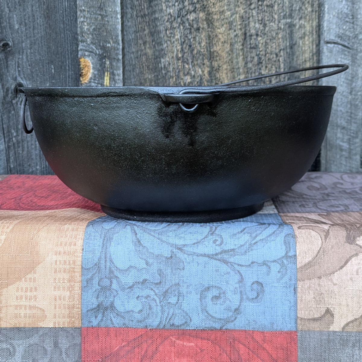 Wagner Ware Scotch Bowl #4 with Arc Logo