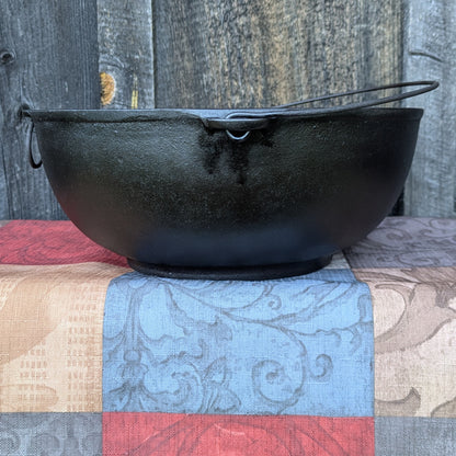 Wagner Ware Scotch Bowl #4 with Arc Logo