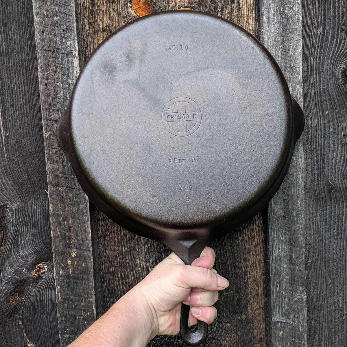 Griswold #10 Cast Iron Skillet with Small Block Logo and Early Handle 716 B