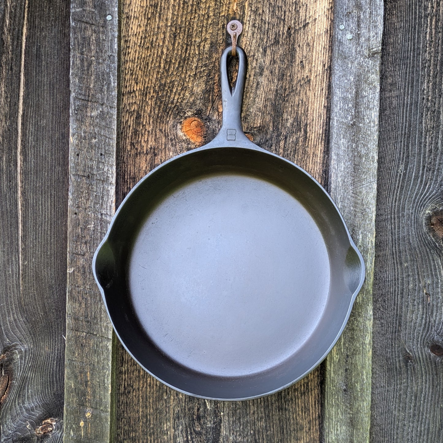 Griswold #8 Large Block Logo Cast Iron Skillet Smooth Bottom 704 P