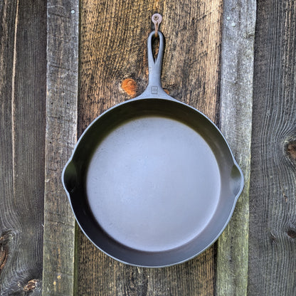 Griswold #8 Large Block Logo Cast Iron Skillet Smooth Bottom 704 P