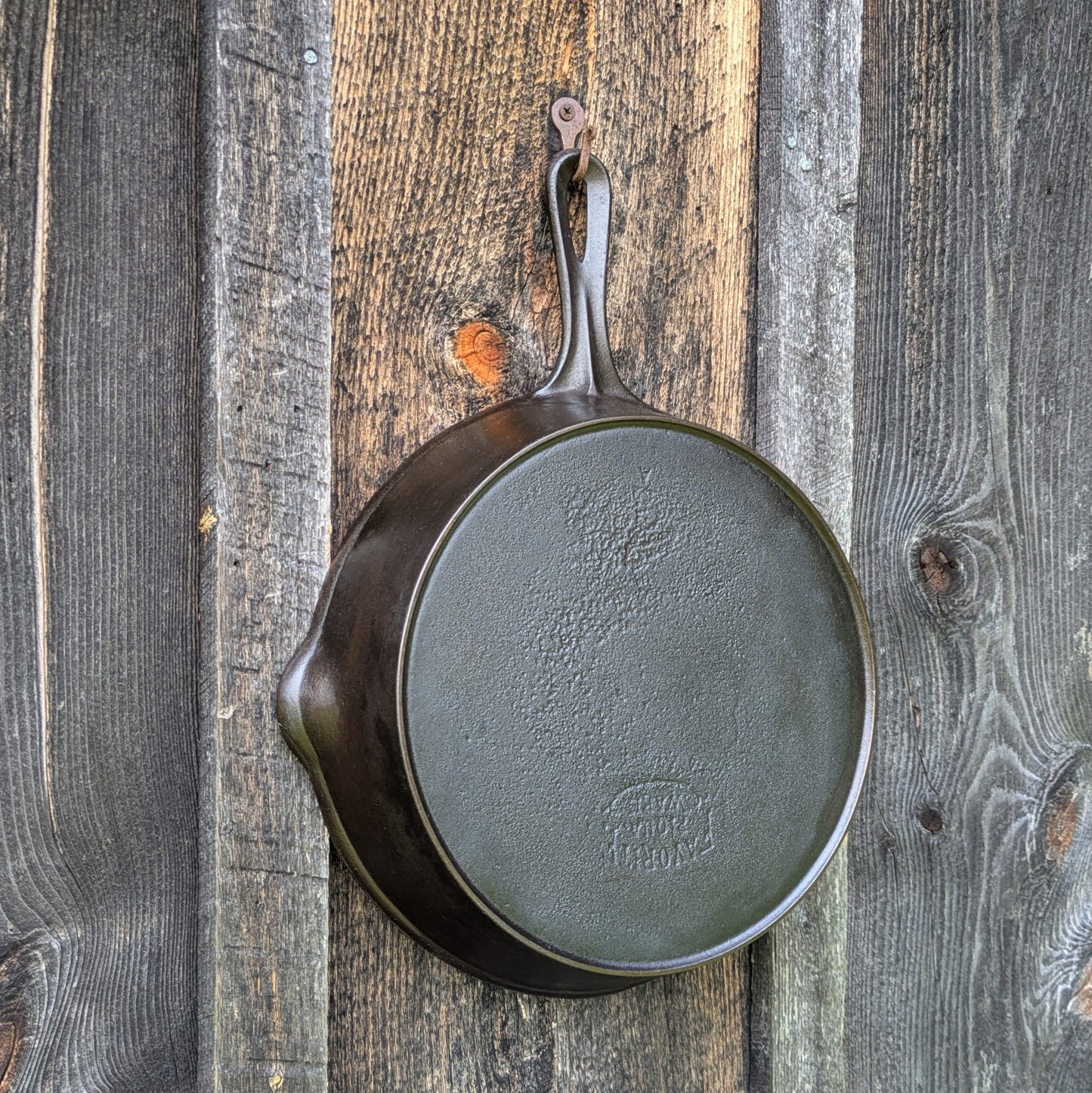 Favorite Piqua Ware #9 Cast Iron Skillet with Smiley logo and Heat Ring