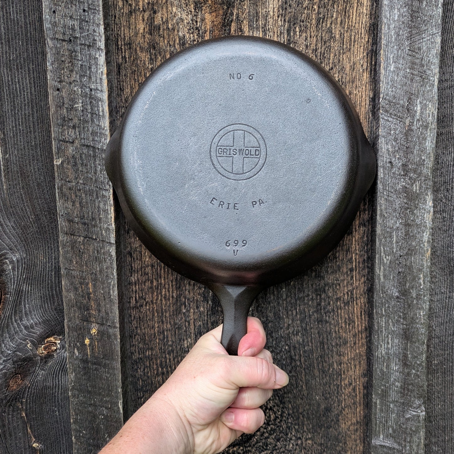 Griswold Small Block Logo #6 Cast Iron Skillet with Early Handle 699 V