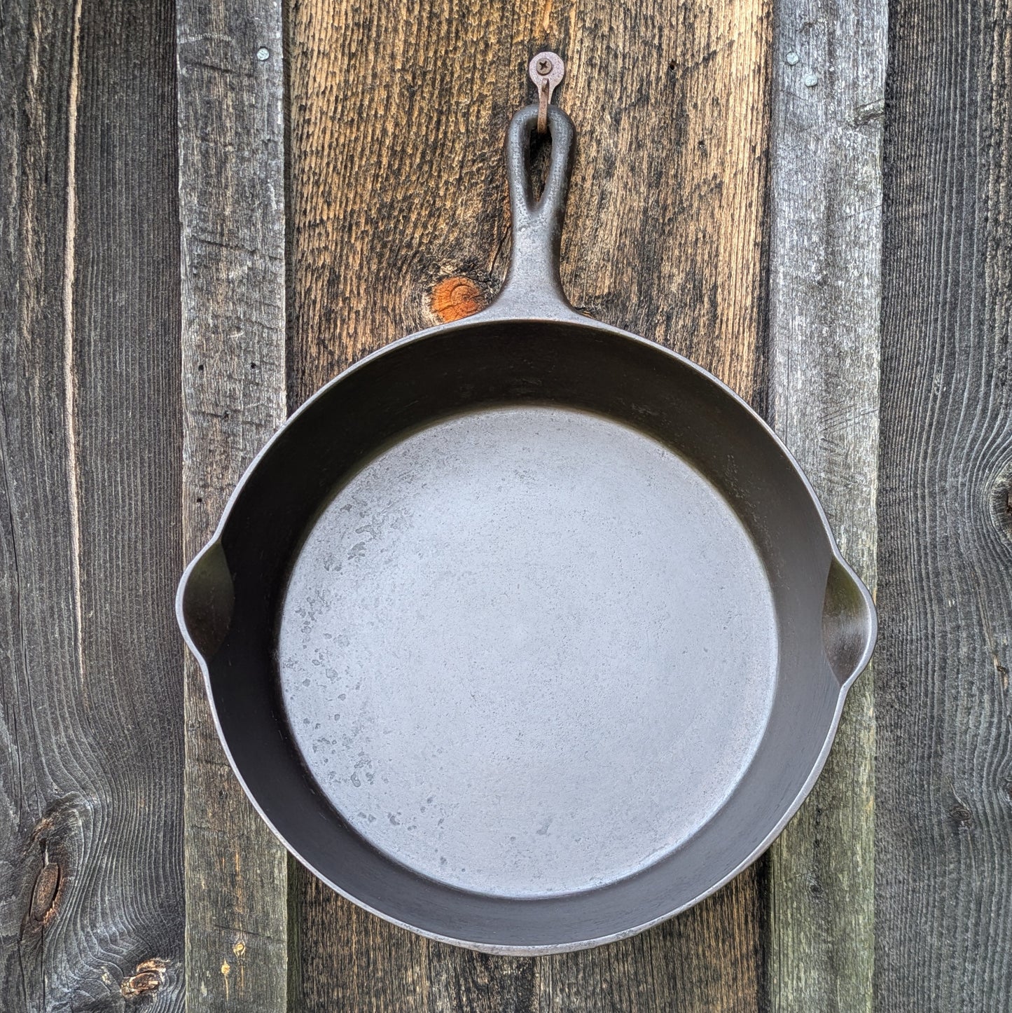 Favorite Piqua Ware #9 Cast Iron Skillet with Smiley logo and Heat Ring