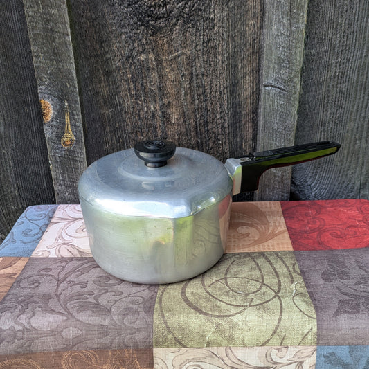 Vintage Magnalite 2 Quart Saucepan with Lid. Cast Aluminum Cookware by Wagner Ware 4682