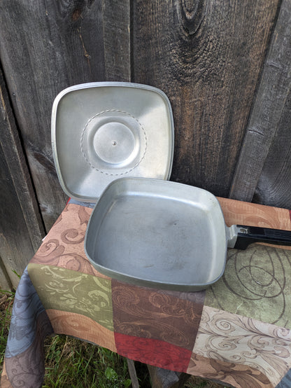 Vintage Magnalite Cast Aluminum Square Skillet with Lid #4510 by Wagner Ware