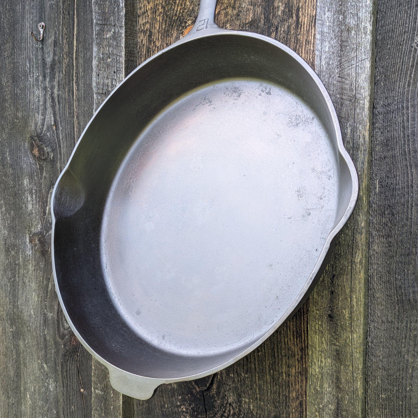 Griswold #12 Large Cast Iron Skillet with Large Block Logo and Heat Ring 719