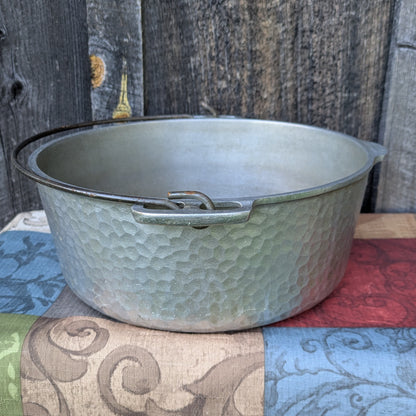 Wagner Ware Hammered Aluminum Round Roaster #8 with Lid 3248