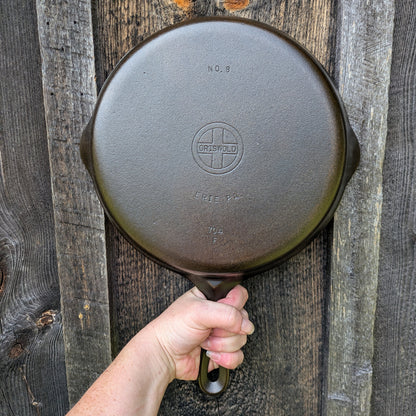 Vintage Griswold #8 Cast Iron Skillet with Early Handle 704 F