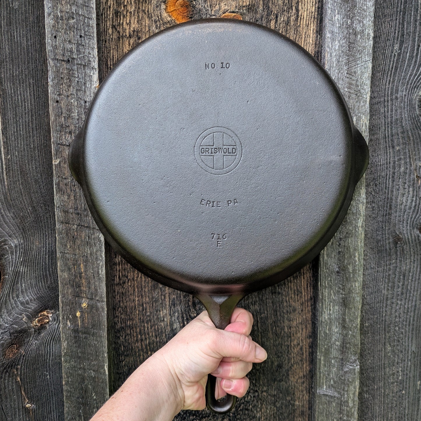 Griswold #10 Cast Iron Skillet with Small Block Logo & Late Handle