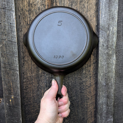 Vintage Griswold Iron Mountain #5 Cast Iron Skillet 1030