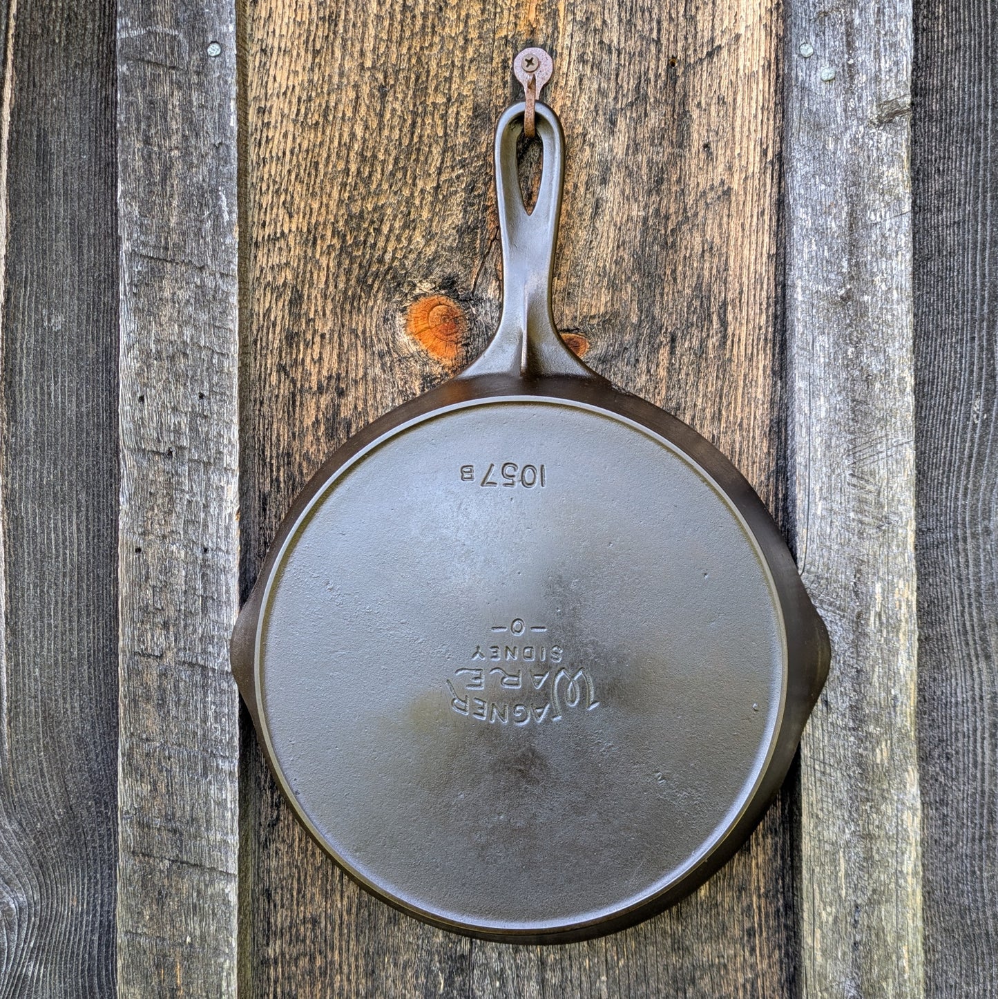 Vintage 1920's Wagner Ware Centered Logo 7 1057 B