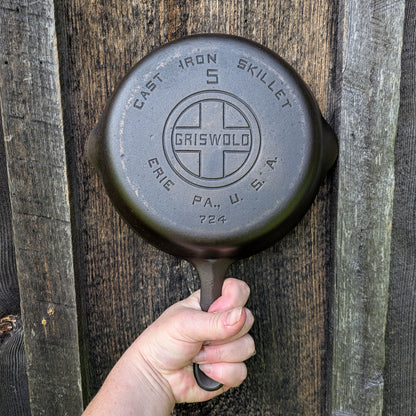 Griswold #5 Cast Iron Skillet with Large Block Logo and Smooth Bottom 724