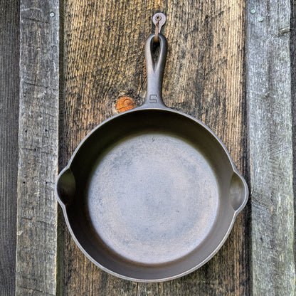 Griswold #5 Cast Iron Skillet with Large Block Logo and Smooth Bottom 724