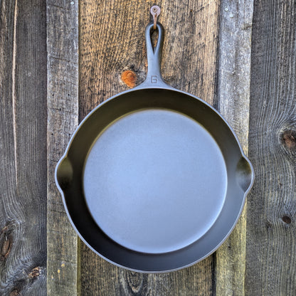 Vintage Griswold #9 Cast Iron Skillet Large Block Logo 710