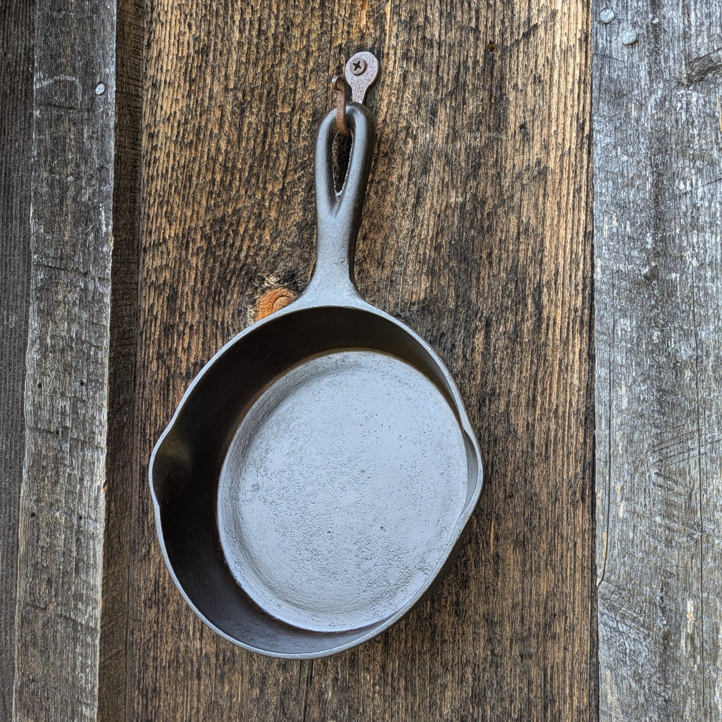 Vintage Wagner Ware #2 Cast Iron Skillet