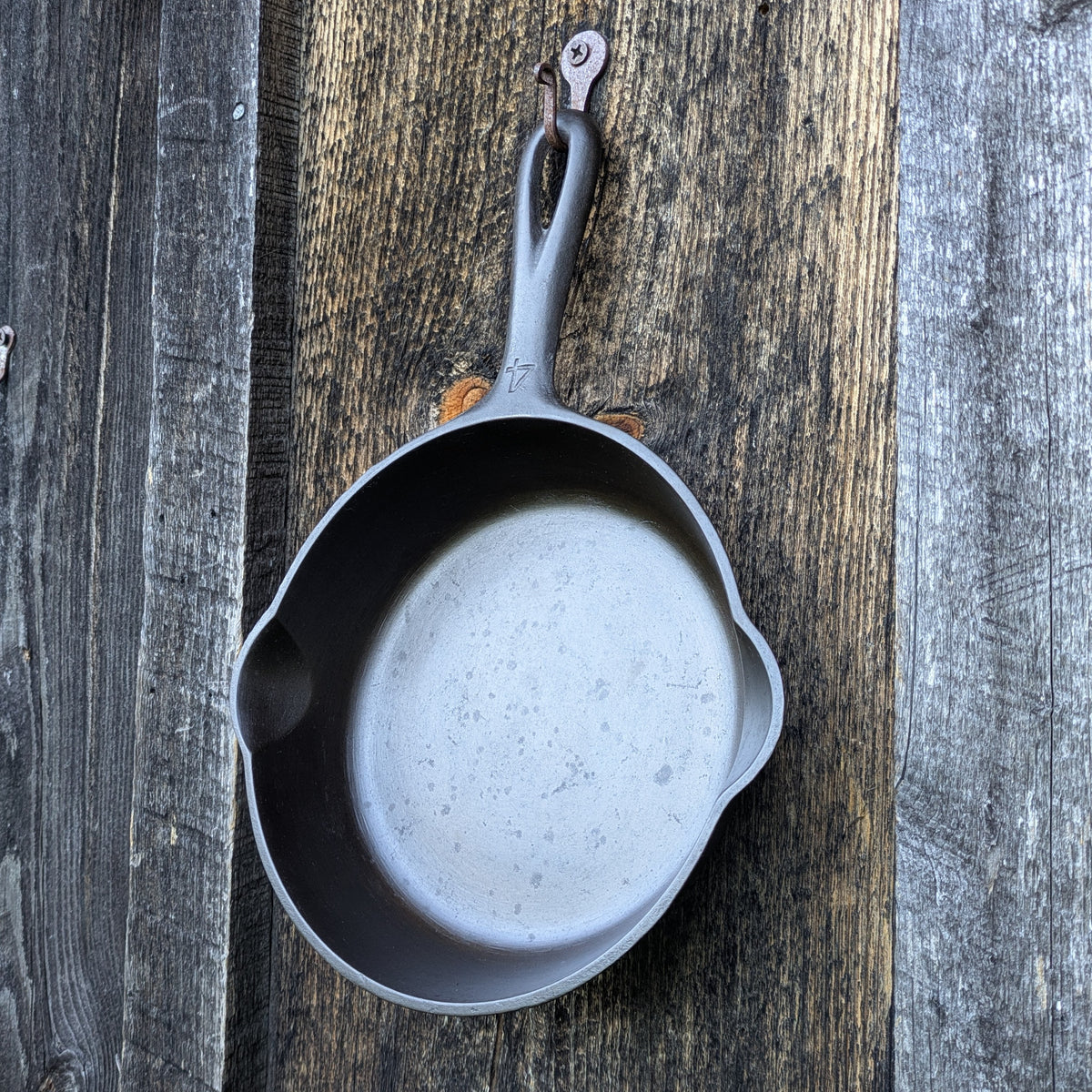 Griswold #4 Cast Iron Skillet with Slant Erie Logo 702