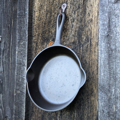 Griswold #4 Cast Iron Skillet with Slant Erie Logo 702