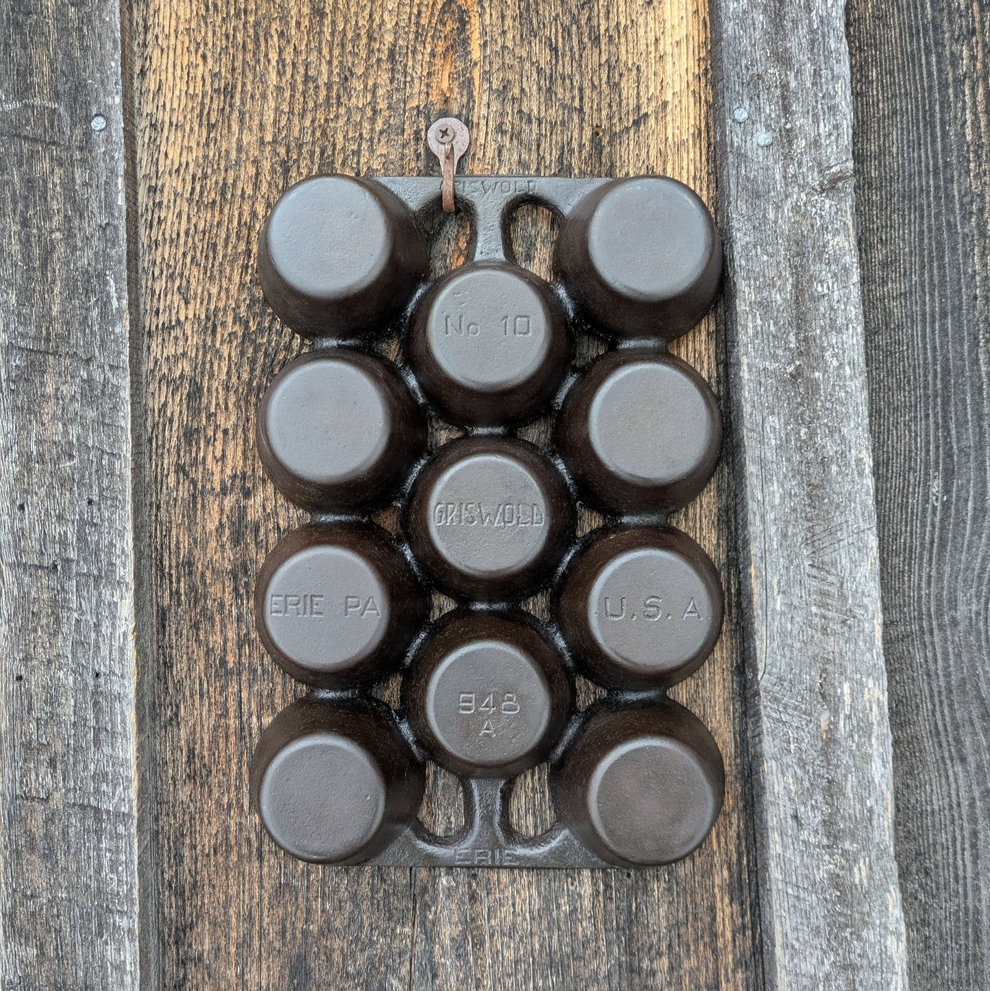 Griswold No. 10 Popover or Muffin Pan 948 A, Variation 11