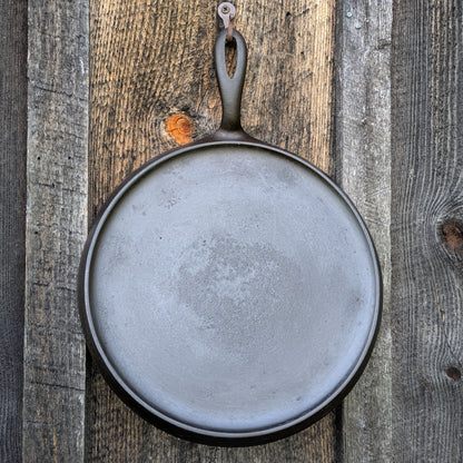 Griswold #9 Cast Iron Skillet Griddle Slant Erie Logo 739