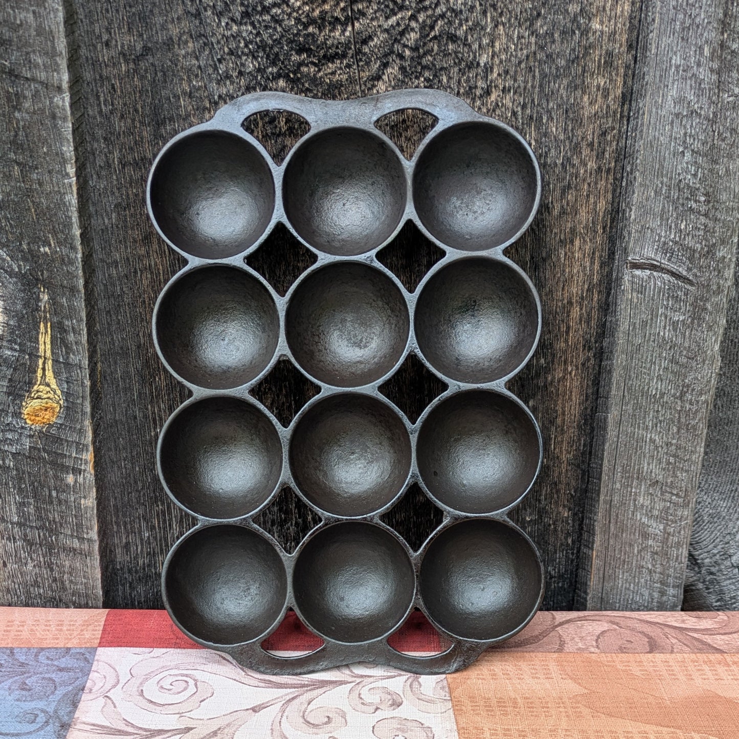 Antique Cast Iron Golf Ball Gem Pan