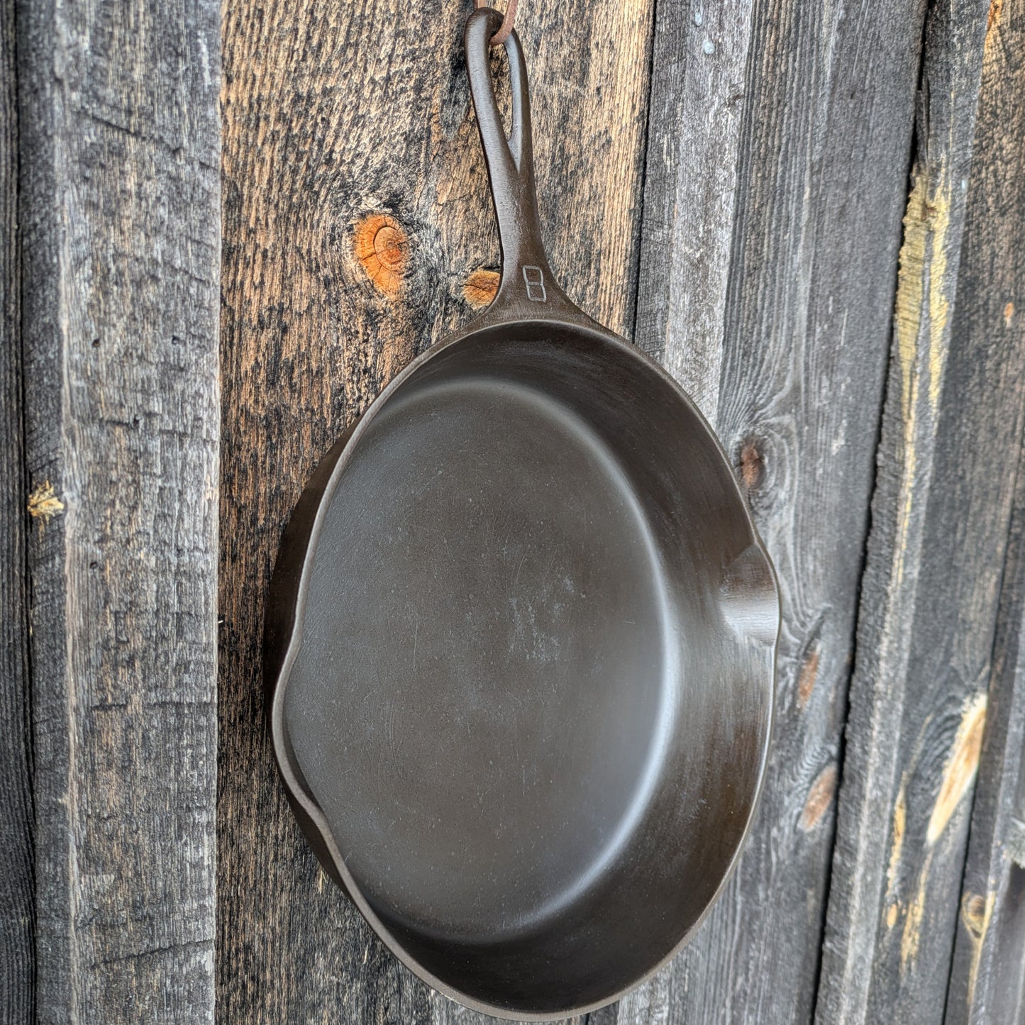 Griswold #8 Large Block Logo Cast Iron Skillet Smooth Bottom 704 K