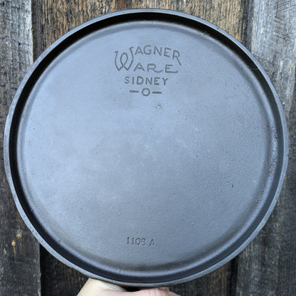 Wagner Ware #8 Cast Iron Round Griddle with Handle 1108