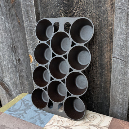 Griswold No. 10 Popover or Muffin Pan 948 A, Variation 11