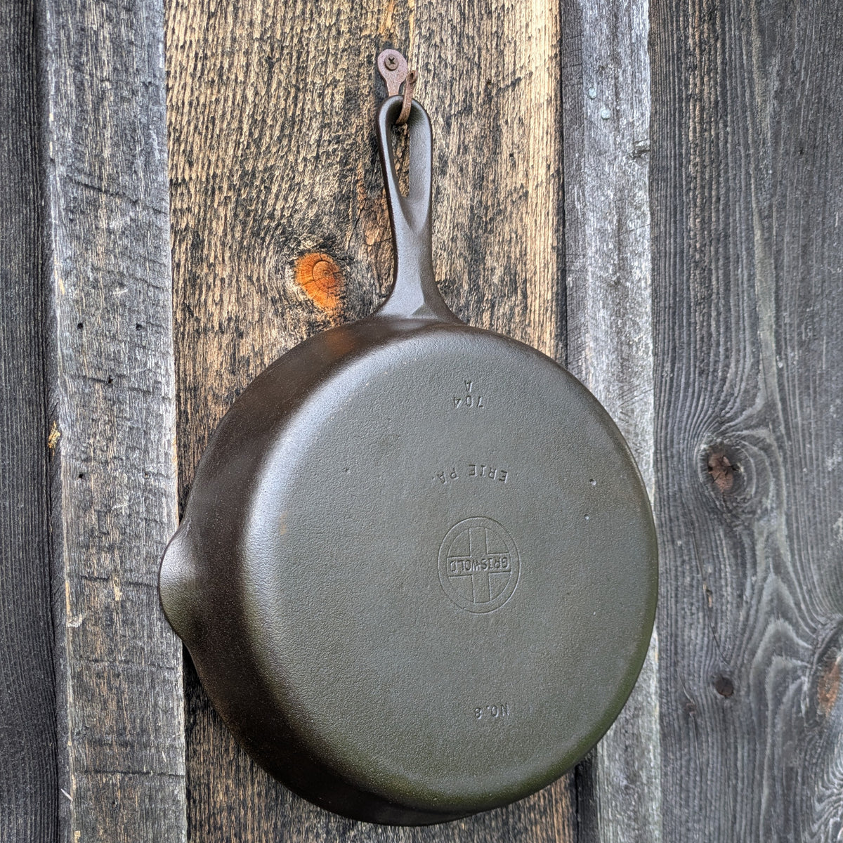 Vintage Griswold #8 Cast Iron Skillet with Small Block Logo and Late Handle 704 A