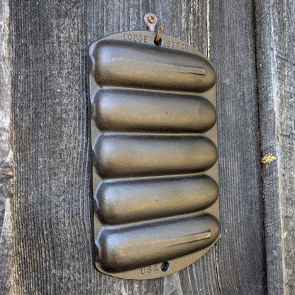 Lodge Cast Iron Corn Stick Pan with 5 Molds, 527C2