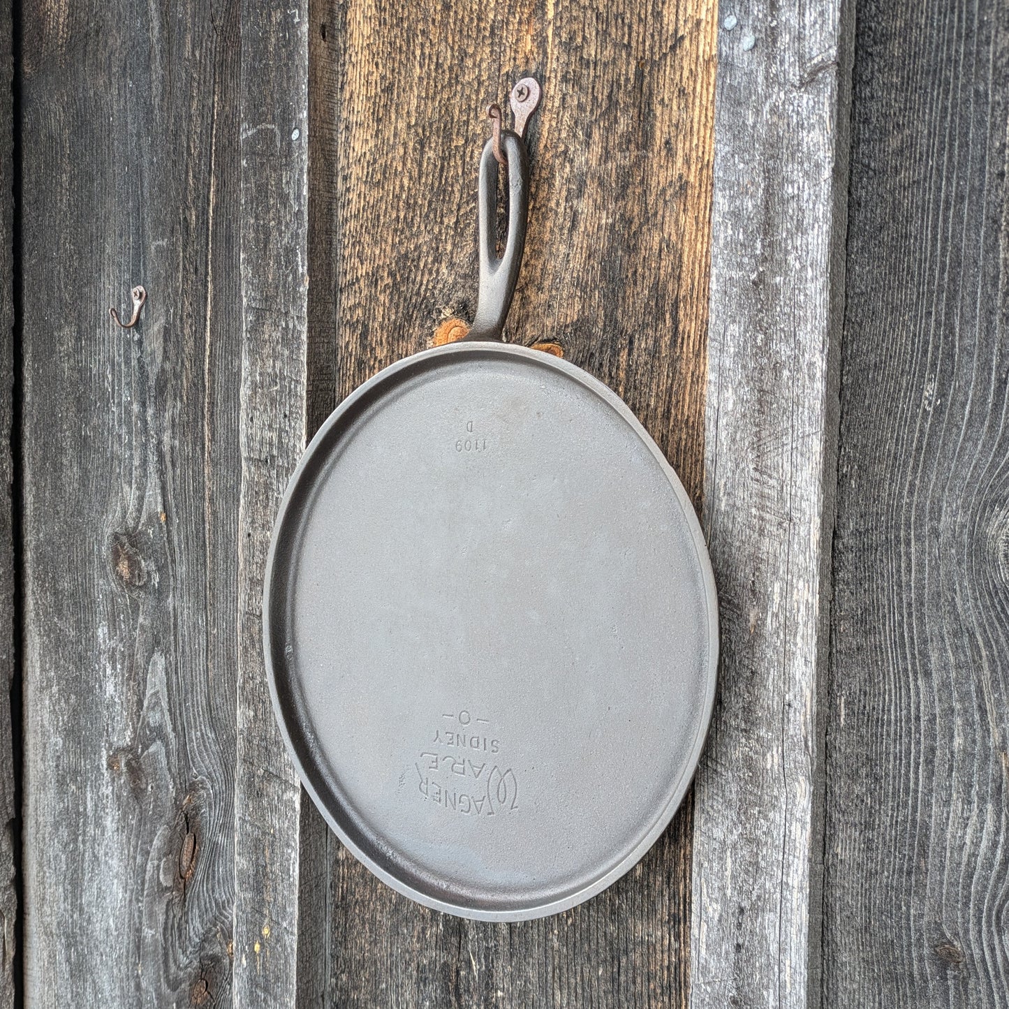 Wagner Ware Cast Iron Skillet Griddle #9 1109 D