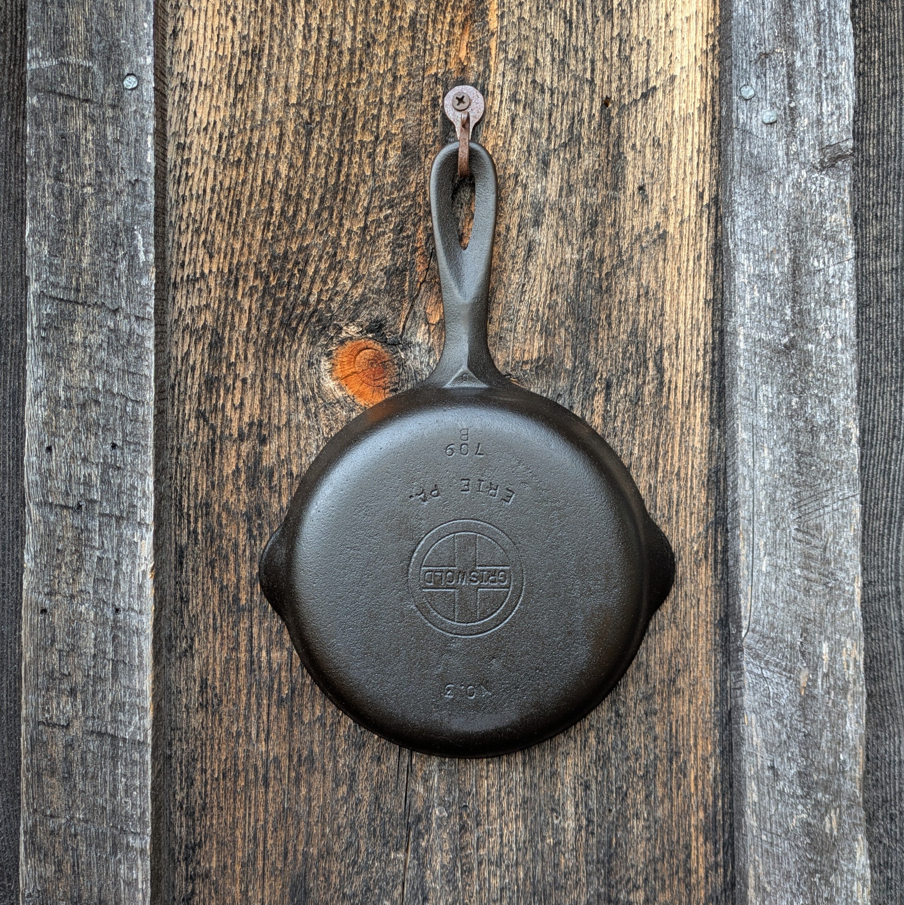 Griswold #3 Cast Iron Skillet 709 B Small Block Logo and Late