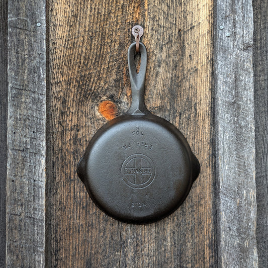 Griswold #3 Cast Iron Skillet 709 B Small Block Logo and Late Handle
