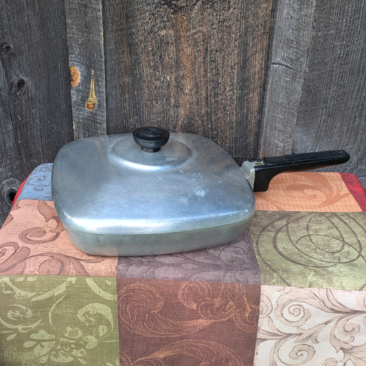 Vintage Magnalite Cast Aluminum Square Skillet with Lid #4510 by Wagner Ware