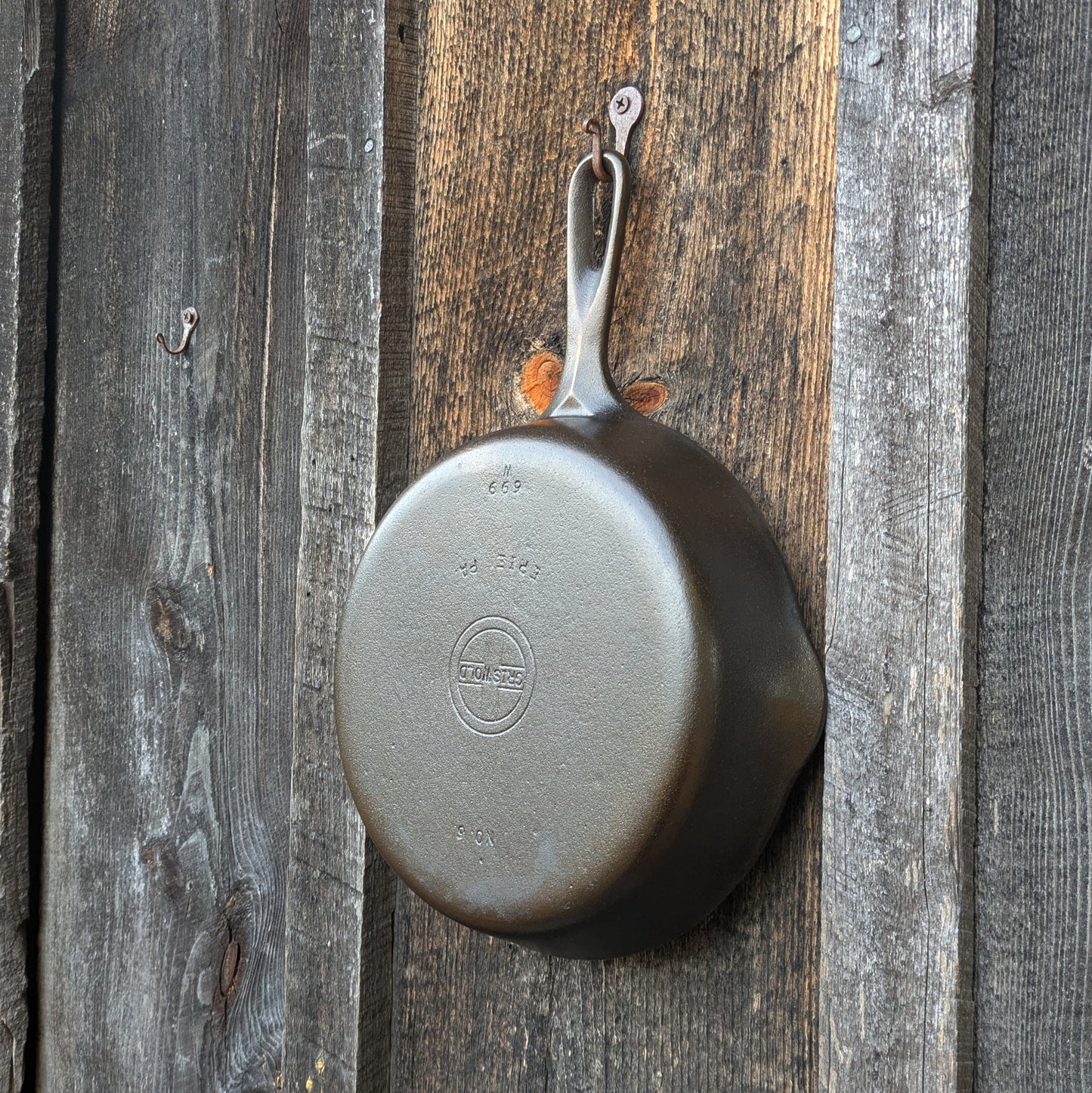 Griswold Small Block Logo #6 Cast Iron Skillet with Late Handle 699 W