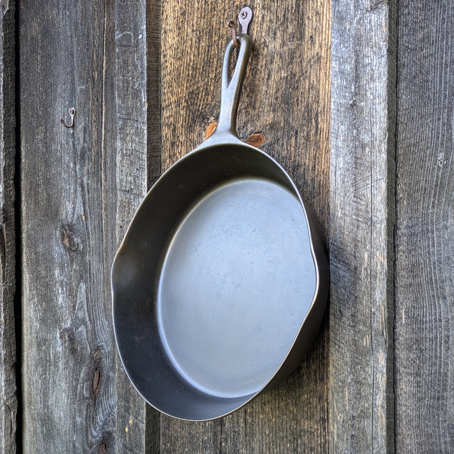 Antique Wapak #8 Cast Iron Skillet with Early Logo and Heat Ring