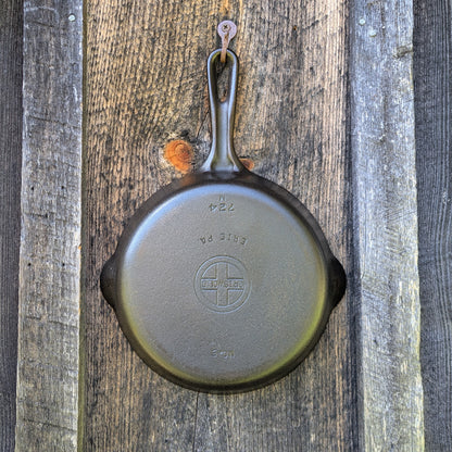 Vintage Griswold #5 Cast Iron Skillet with Small Block Logo and Grooved Handle 724 M