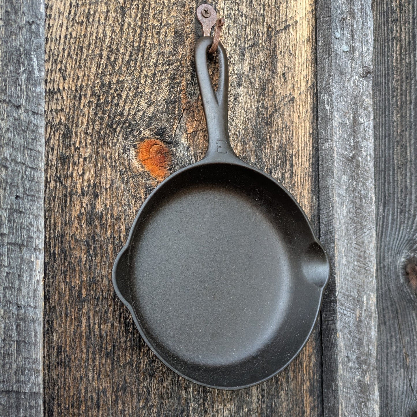 Griswold #3 Cast Iron Skillet 709 B Small Block Logo and Late Handle