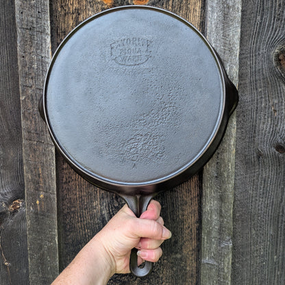 Favorite Piqua Ware #9 Cast Iron Skillet with Smiley logo and Heat Ring