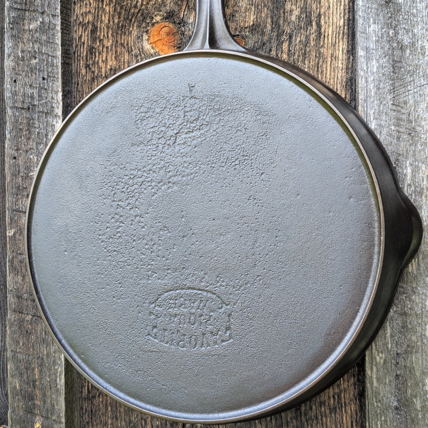 Favorite Piqua Ware #9 Cast Iron Skillet with Smiley logo and Heat Ring