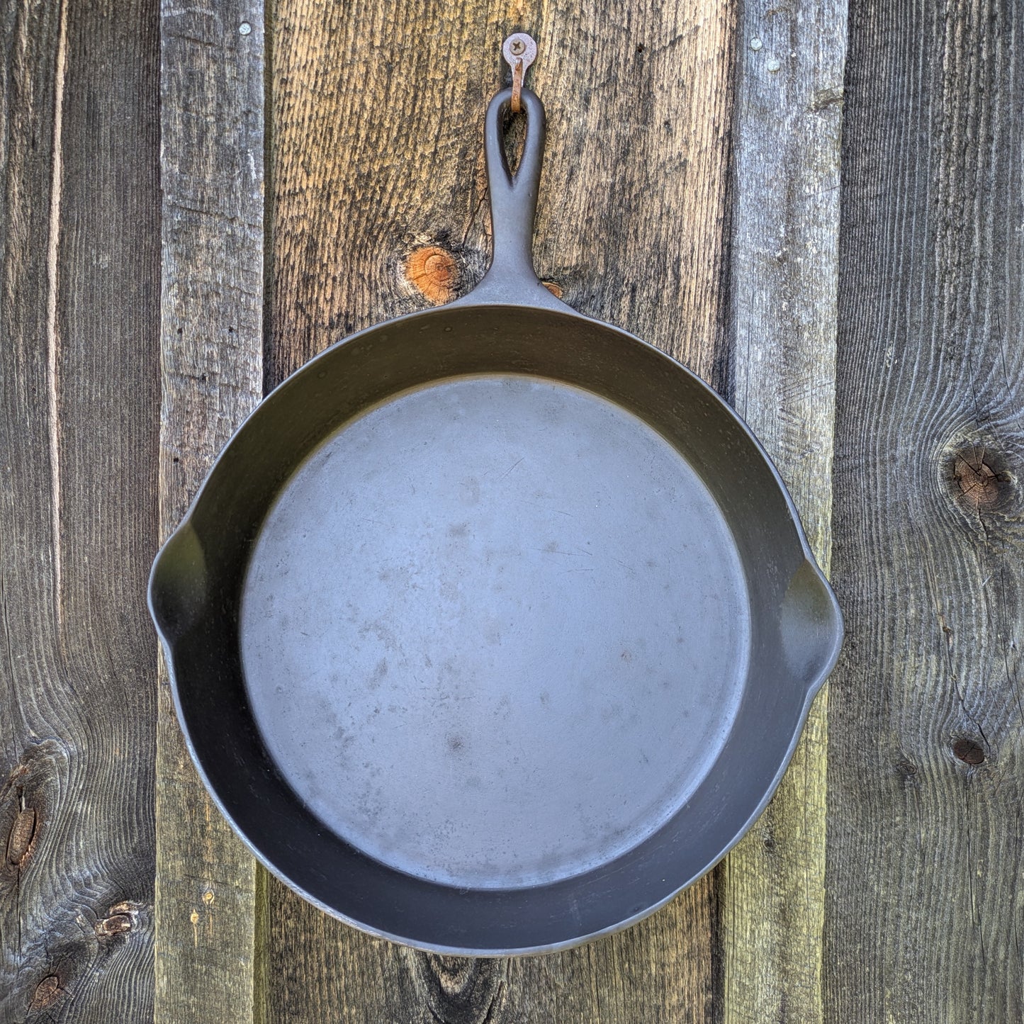 Antique Wapak #10 Early Logo Cast Iron Skillet with Heat Ring