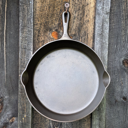 Griswold #10 Cast Iron Skillet with Small Block Logo & Late Handle